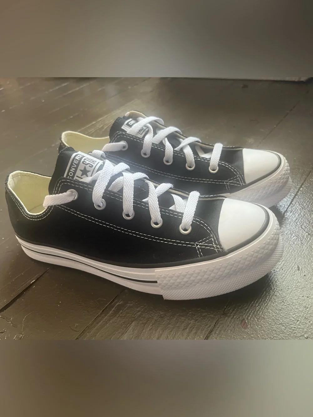 Converse All Stars Low Top Sneakers - Black & White